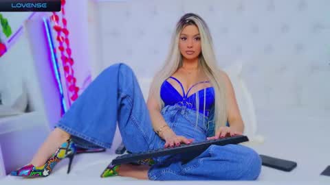 Snapshot of taahiraarabian chatting on 02-18-25, 04:37 Arianna online show from 02-18-25, 04:37