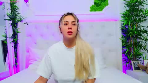 Arianna online show from 11-21-25, 01:32