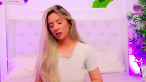 Arianna online show from 04-24-26, 02:19