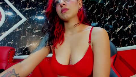 Snapshot of tafitasl4ve chatting on 02-04-25, 01:02 Tafita online show from 02-04-25, 01:02