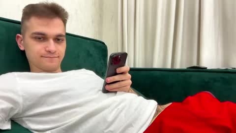 Snapshot of tai_fun chatting on 05-22-26, 06:02 Alex online show from 05-22-26, 06:02
