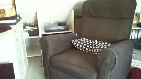 Oliver online show from 04-24-26, 02:08