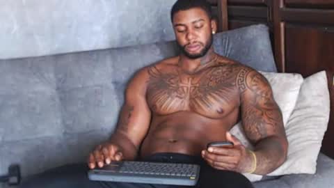 Tairon Tucke online show from 01-21-25, 05:41