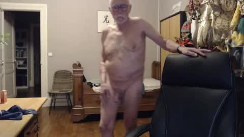 Snapshot of taisabaki54 chatting on 10-24-25, 09:33 taisabaki54 online show from 10-24-25, 09:33