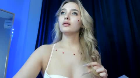 Snapshot of taisia_hot chatting on 07-10-26, 11:46 Taisia online show from 07-10-26, 11:46