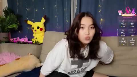 Snapshot of taitcurington chatting on 11-12-25, 08:52 Soo Ying online show from 11-12-25, 08:52