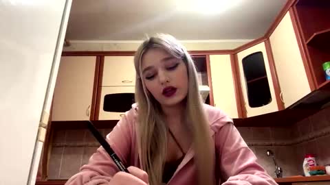 Snapshot of taitebinner chatting on 02-13-26, 03:41 Mia online show from 02-13-26, 03:41