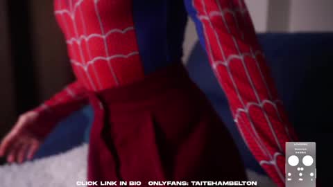 Snapshot of taitehambelton chatting on 10-04-25, 02:20 Mia online show from 10-04-25, 02:20