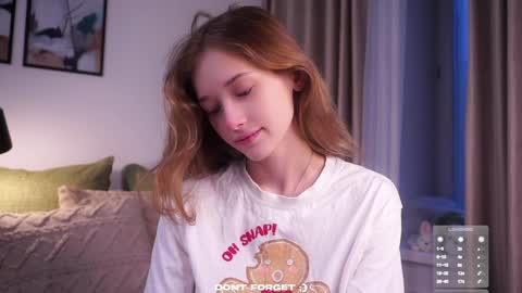 Snapshot of taitehambelton chatting on 11-14-25, 01:37 Mia online show from 11-14-25, 01:37