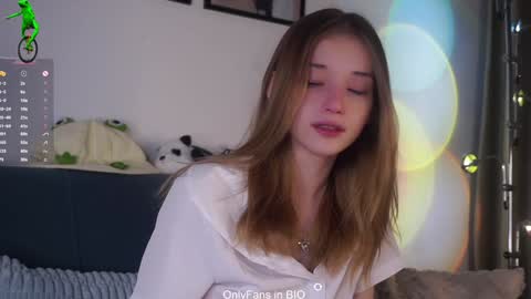 Mia online show from 02-05-26, 01:43