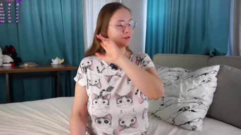 Molly online show from 03-30-26, 01:06