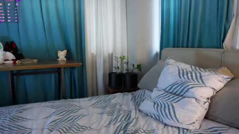 Molly online show from 04-06-26, 03:04