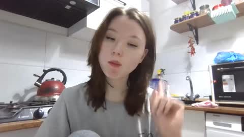 Snapshot of tajuanadelfelder chatting on 12-17-25, 03:07 Lily online show from 12-17-25, 03:07