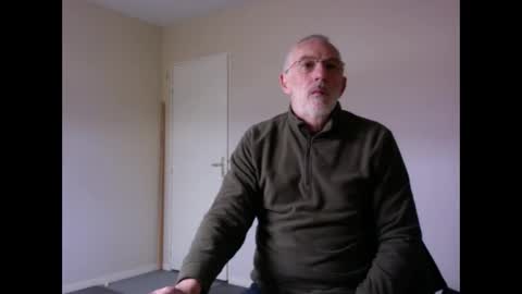 Jack Pierrot online show from 12-25-24, 01:51
