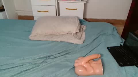 butterflyass online show from 01-12-26, 09:47