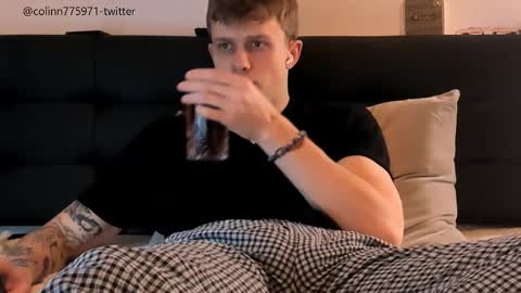 Snapshot of talkinghead7 chatting on 12-22-25, 07:16 Colin online show from 12-22-25, 07:16