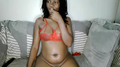 Snapshot of tallhornybear chatting on 05-31-26, 08:32 KIMBERLY online show from 05-31-26, 08:32