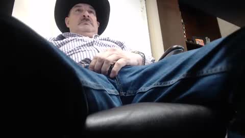 Snapshot of talltexxxan chatting on 02-28-25, 01:05 talltexxxan online show from 02-28-25, 01:05