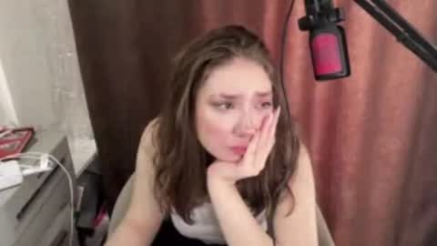 Lola online show from 07-23-26, 10:46
