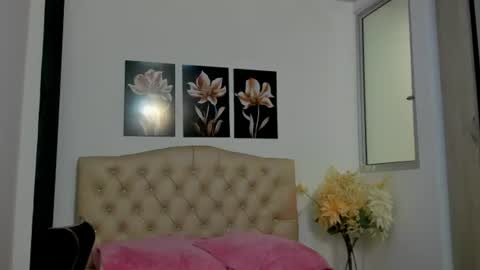 Hi im sara online show from 07-20-26, 12:51