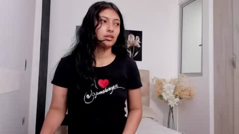 Hi im sara online show from 07-24-26, 01:09