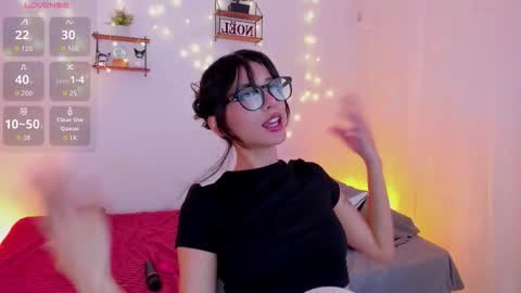 Snapshot of tamara_aluna_ chatting on 12-16-25, 04:45 Tamy online show from 12-16-25, 04:45