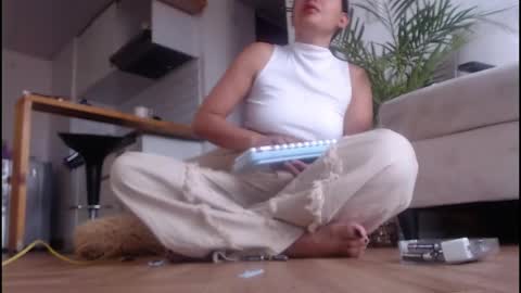 Snapshot of tamara_daniels chatting on 05-08-26, 03:50 Tamara online show from 05-08-26, 03:50