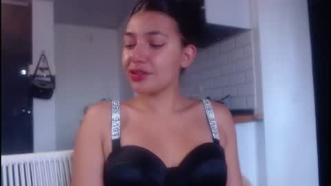 Snapshot of tamara_daniels chatting on 06-10-26, 03:11 Tamara online show from 06-10-26, 03:11