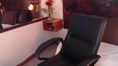 Snapshot of tamara_sanz1 chatting on 01-31-25, 10:10 online show from 01-31-25, 10:10