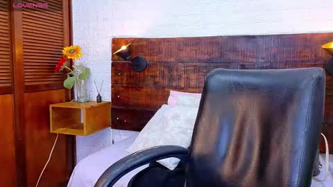    online show from 10-25-25, 10:12