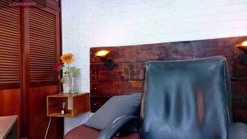    online show from 11-08-25, 10:48