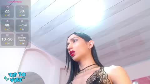 Snapshot of tamarafoxy_ chatting on 01-20-25, 12:18 Tamara online show from 01-20-25, 12:18