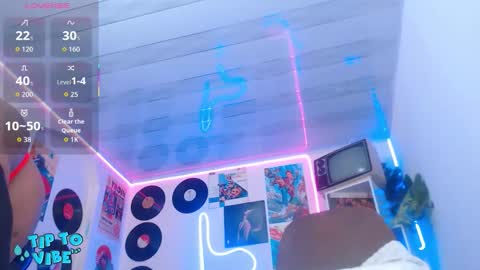 Snapshot of tamarafoxy_ chatting on 09-20-25, 10:38 Tamara online show from 09-20-25, 10:38