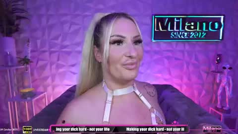 Snapshot of tamaramilano chatting on 10-09-25, 08:23 TamaraMilano online show from 10-09-25, 08:23