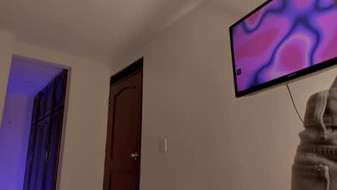 Snapshot of tamarathompsonn chatting on 05-06-26, 03:02 Tamara. online show from 05-06-26, 03:02