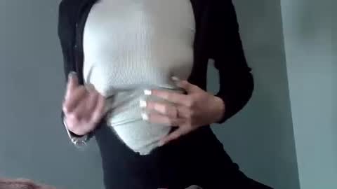 Snapshot of tamesbury chatting on 02-18-26, 11:01 tamesbury online show from 02-18-26, 11:01