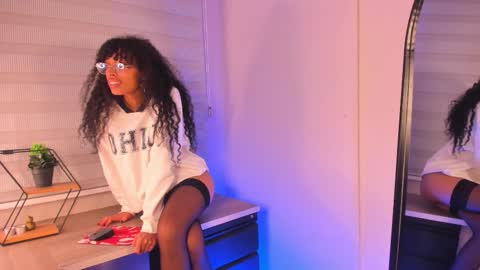 Snapshot of tamia_25 chatting on 02-12-26, 09:32 TAMI online show from 02-12-26, 09:32