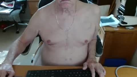Snapshot of tampaman345 chatting on 05-10-26, 01:49 tampaman345 online show from 05-10-26, 01:49