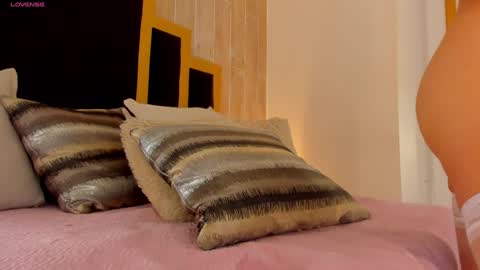 Snapshot of tamy_honey chatting on 01-10-25, 01:53 Tamy online show from 01-10-25, 01:53