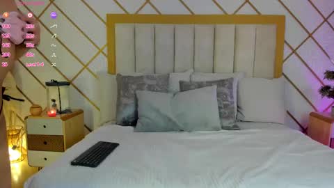 Snapshot of tamy_honey chatting on 10-10-25, 11:48 Tamy online show from 10-10-25, 11:48