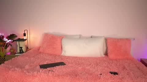 Snapshot of tamy_honey chatting on 11-28-25, 12:13 Tamy online show from 11-28-25, 12:13