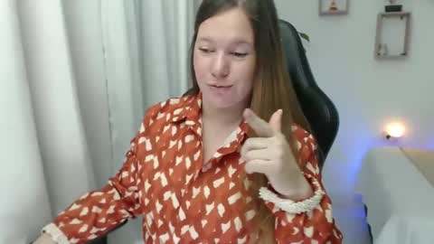 Snapshot of tamy_shine87 chatting on 12-17-24, 01:50 Im Samy online show from 12-17-24, 01:50