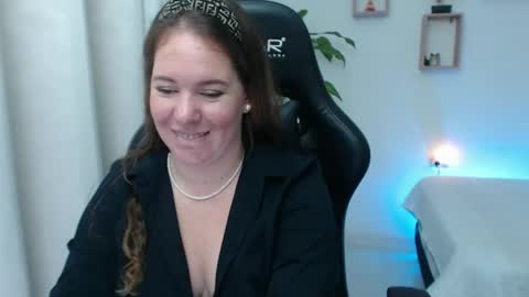 Snapshot of tamy_shine87 chatting on 12-31-24, 04:49 Im Samy online show from 12-31-24, 04:49