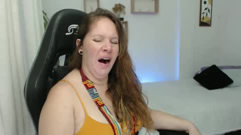 Snapshot of tamy_shine87 chatting on 01-02-25, 11:16 Im Samy online show from 01-02-25, 11:16