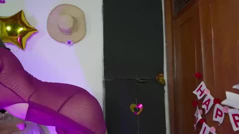 Snapshot of tamyeliot chatting on 09-26-25, 04:27 Tamy online show from 09-26-25, 04:27