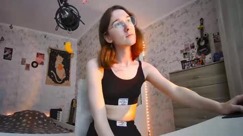 Snapshot of tangerine4dreams chatting on 06-03-26, 09:34 Milena Kuprianova online show from 06-03-26, 09:34
