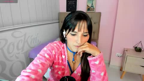 Snapshot of tania_duque chatting on 09-16-25, 01:34 Tania online show from 09-16-25, 01:34