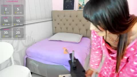 Snapshot of tania_duque chatting on 09-20-25, 03:02 Tania online show from 09-20-25, 03:02