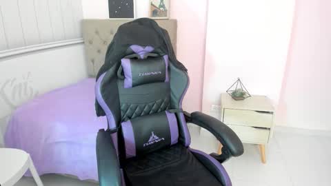 Snapshot of tania_duque chatting on 10-28-25, 02:31 Tania online show from 10-28-25, 02:31