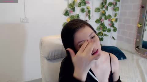 Tania  online show from 10-18-25, 04:08